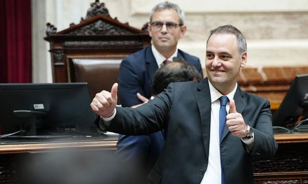 El contratista de una de sus propiedades se presentrá el lunes, mientras que el hijastro de una de las jubiladas prestamistas lo hará el miércoles. El contratista de una de sus propiedades se presentrá el lunes, mientras que el hijastro de una de las jubiladas prestamistas lo hará el miércoles.