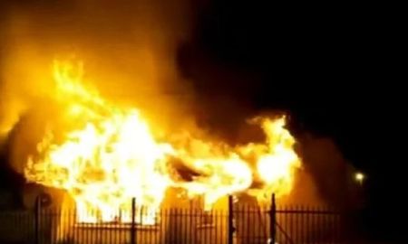 Otro ataque violento en El Bolsón: incendian un club y encuentran mensajes contra la gobernadora Otro ataque violento en El Bolsón: incendian un club y encuentran mensajes contra la gobernadora