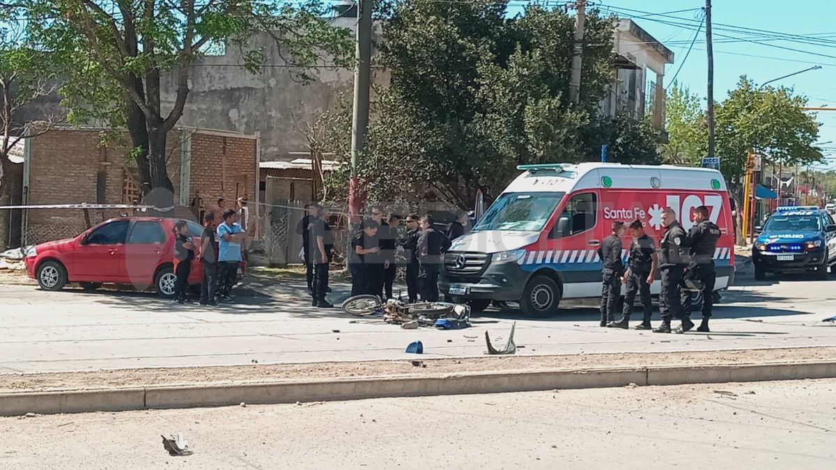 Un patrullero atropelló a un delivery que falleció momentos después. Un patrullero atropelló a un delivery que falleció momentos después.