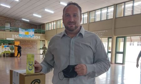 Esteban Rodríguez Capovilla, candidato a presidente comunal de Humberto Primo. Esteban Rodríguez Capovilla, candidato a presidente comunal de Humberto Primo.