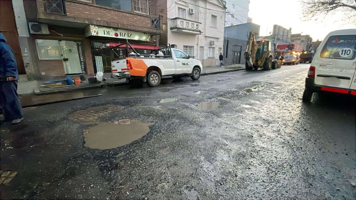 Corte total por un hundimiento en el macrocentro de Santa Fe: hay desvíos en el tránsito