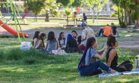 El gobernador de Mendoza, Rodolfo Suárez, anunció la habilitación y el regreso de reuniones sociales al aire libre y de hasta 15 personas El gobernador de Mendoza, Rodolfo Suárez, anunció la habilitación y el regreso de reuniones sociales al aire libre y de hasta 15 personas
