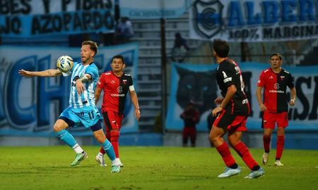 Colón pierde 3 a 0 contra Gimnasia y Esgrima en Jujuy, por la fecha 25 de la Primera Nacional. Colón pierde 3 a 0 contra Gimnasia y Esgrima en Jujuy, por la fecha 25 de la Primera Nacional.