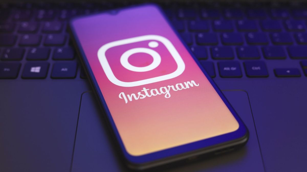 La eliminación de perfiles automatizados busca transparentar el mercado publicitario para que las marcas inviertan en audiencias reales y no en números inflados artificialmente.