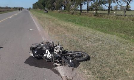 Murieron un hombre y una niña tras chocar con su moto en la Ruta Provincial 62. Murieron un hombre y una niña tras chocar con su moto en la Ruta Provincial 62.