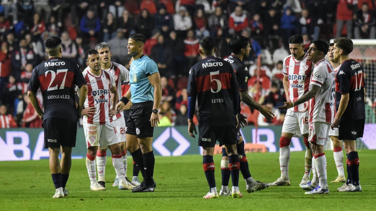 Ferreyra vio falta de Tarragona en la previa del gol de Gamba y anuló el gol de Unión.