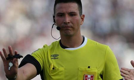 Kevin Ortega, árbitro de Argentina-Bolivia, quedó envuelto en una polémica luego de que haya sido captado burlándose de un jugador en un partido de la liga de Perú. Kevin Ortega, árbitro de Argentina-Bolivia, quedó envuelto en una polémica luego de que haya sido captado burlándose de un jugador en un partido de la liga de Perú.