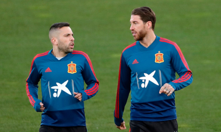 Sergio Ramos y Jordi Alba. Sergio Ramos y Jordi Alba.