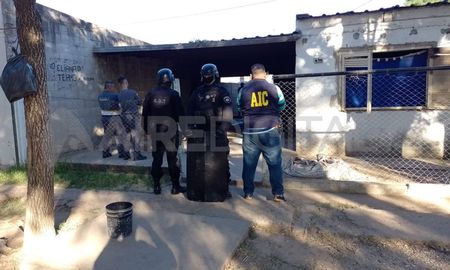 Cuatro allanamientos se realizaron en el Departamento Castellanos: hay cuatro detenidos Cuatro allanamientos se realizaron en el Departamento Castellanos: hay cuatro detenidos