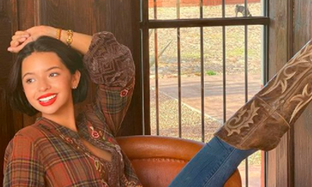 Ejemplo de ello es su outfit mas reciente, mismo que compartió por medio de sus redes sociales, donde constantemente comparte contenido de su día a día. Ejemplo de ello es su outfit mas reciente, mismo que compartió por medio de sus redes sociales, donde constantemente comparte contenido de su día a día.