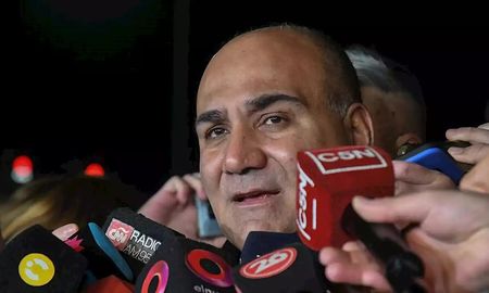 manzur coquetea con una posible candidatura nacional: ando con ganas de postularme manzur coquetea con una posible candidatura nacional: ando con ganas de postularme