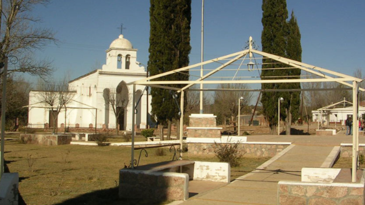 Con menos de 200 habitantes, esta localidad invita a ser descubierta en una próxima escapada en familia. Con menos de 200 habitantes, esta localidad invita a ser descubierta en una próxima escapada en familia.