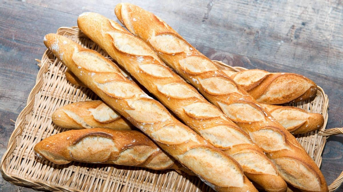 Cómo hacer pan baguette en casa: la receta fácil