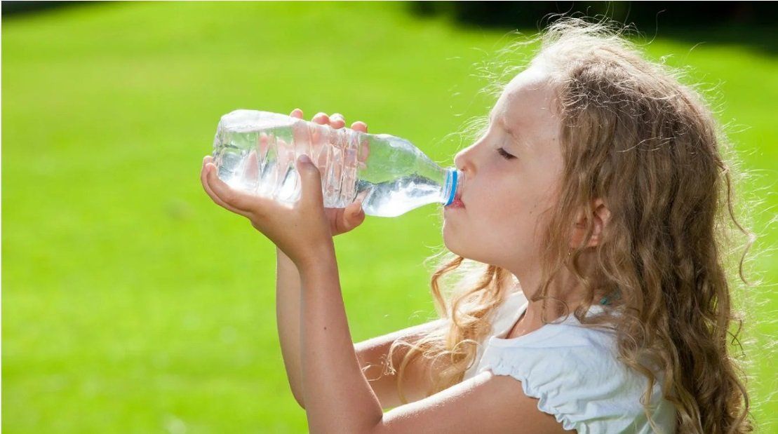 Cómo prevenir los golpes de calor en los más chicos