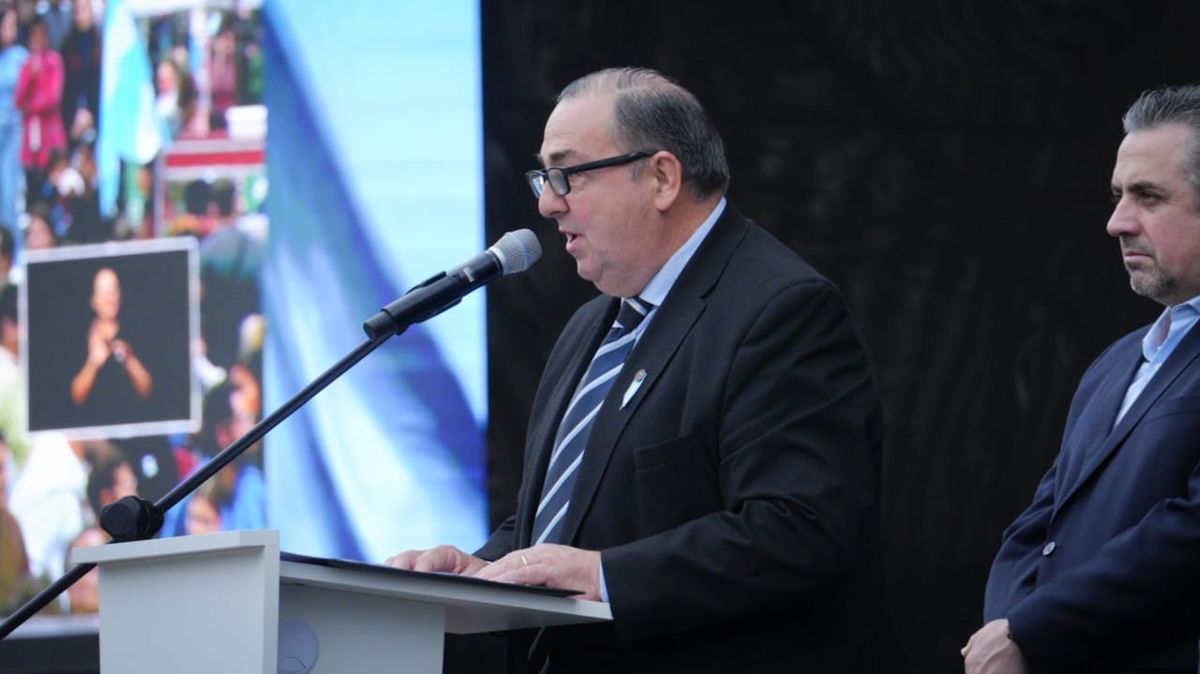 Juan Pablo Poletti durante el acto del 25 de Mayo. Juan Pablo Poletti durante el acto del 25 de Mayo.