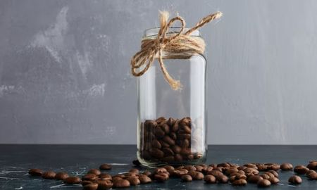 Tres ideas para transformar los frascos de café en objetos de diseño y orden en tu casa. Tres ideas para transformar los frascos de café en objetos de diseño y orden en tu casa.