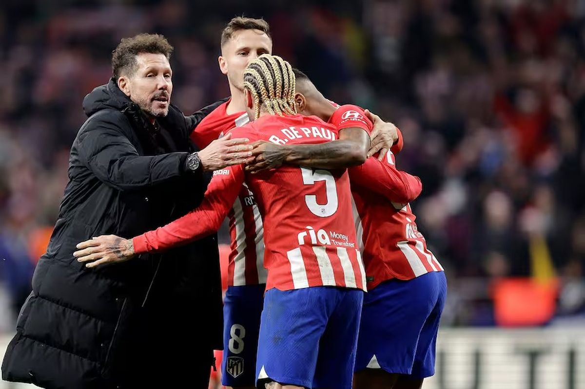 Diego Simeone quiere a Julián Álvarez para el Atlético de Madrid. Diego Simeone quiere a Julián Álvarez para el Atlético de Madrid.