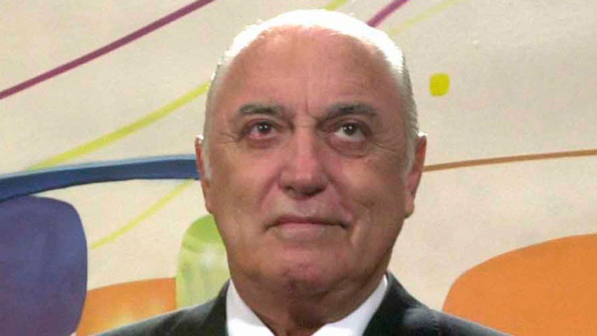 Internaron a Cacho Fontana por un cuadro de neumonía