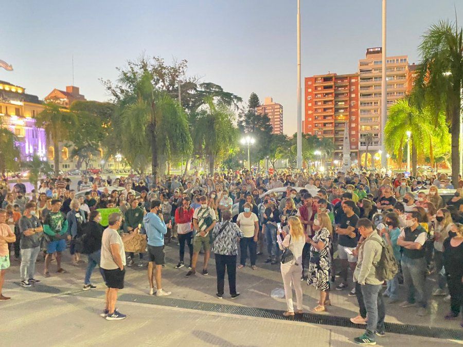 Una gran cantidad de santafesinos se unieron en la plaza 25 de Mayo para pedir justicia por Lucio.