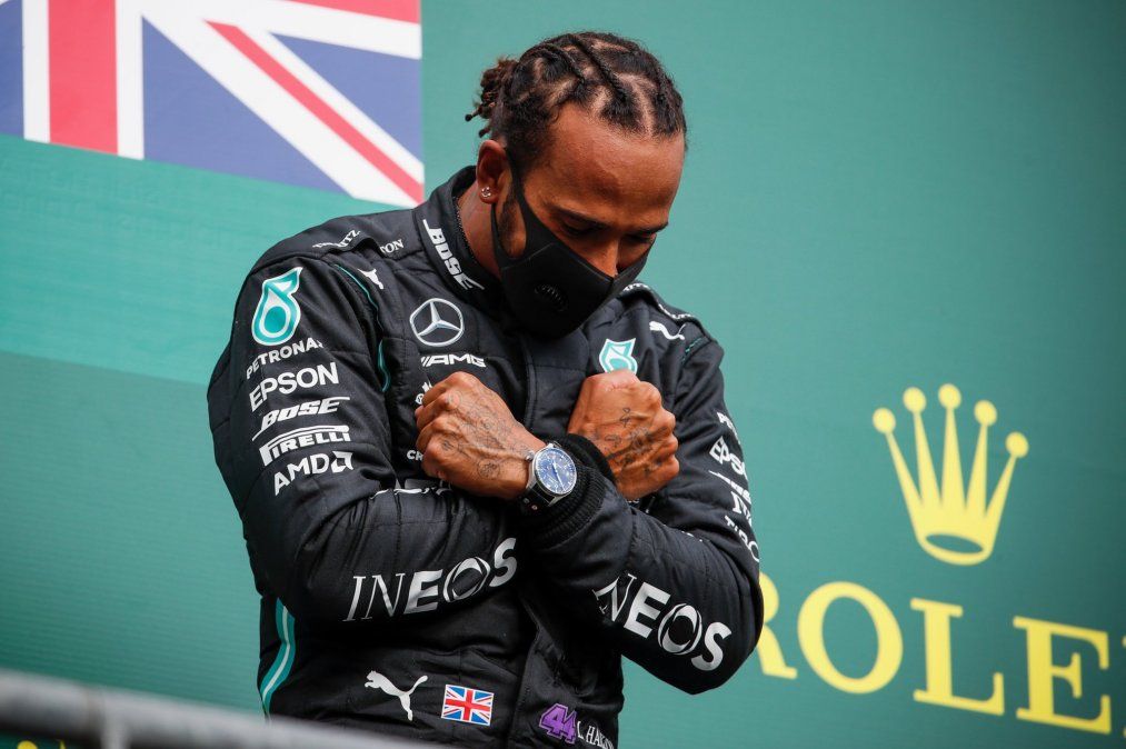 Lewis Hamilton relató que atravesó una de sus peores semanas tras contagiarse de coronavirus.