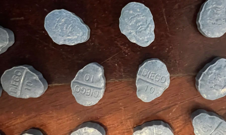detienen a una pareja que vendia mdma en palermo con la cara de diego maradona detienen a una pareja que vendia mdma en palermo con la cara de diego maradona