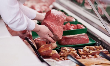 Dentro de las carnicerías se pueden encontrar distintos cortes de carne en todos sus precios. Dentro de las carnicerías se pueden encontrar distintos cortes de carne en todos sus precios.