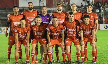 Ferro venció a 9 de Julio y es líder, por el momento. Foto: VC Fotografía - Ferro. Ferro venció a 9 de Julio y es líder, por el momento. Foto: VC Fotografía - Ferro.