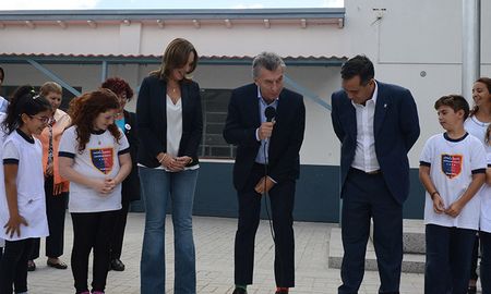 ¿por que macri uso un par de medias de diferente color? ¿por que macri uso un par de medias de diferente color?