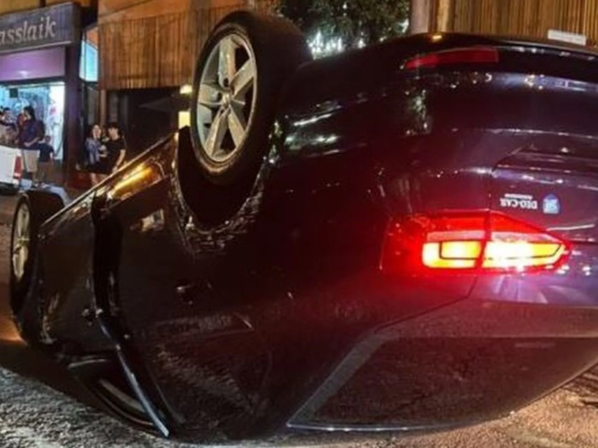 Una mujer que manejaba alcoholizada chocó