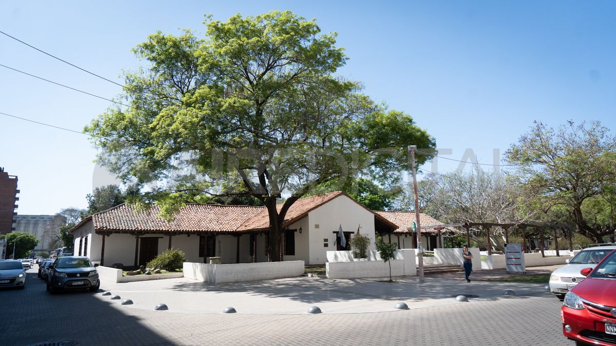 La Casa Diez de Andino, donde funciona el Museo Histórico Provincial, es la vivienda colonial más antigua que se mantiene en pie en la Argentina. La Casa Diez de Andino, donde funciona el Museo Histórico Provincial, es la vivienda colonial más antigua que se mantiene en pie en la Argentina.
