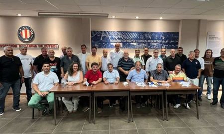 Se realizó una reunión de la Federación Santafesina de Fútbol en Rosario, en el marco del lanzamiento de la Copa Santa Fe. Foto: Fed. Santafesina. Se realizó una reunión de la Federación Santafesina de Fútbol en Rosario, en el marco del lanzamiento de la Copa Santa Fe. Foto: Fed. Santafesina.