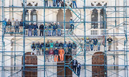 Desde lo más Alto, Sipec Andamios ofrece las mejores soluciones para trabajar en la construcción. Desde lo más Alto, Sipec Andamios ofrece las mejores soluciones para trabajar en la construcción.