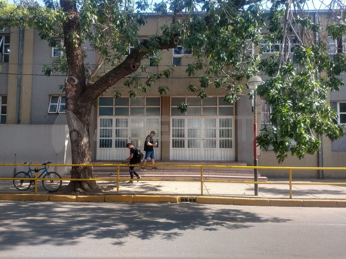 Complejo Educativo Beato Luis María Monti, en J.J. Paso 3100.