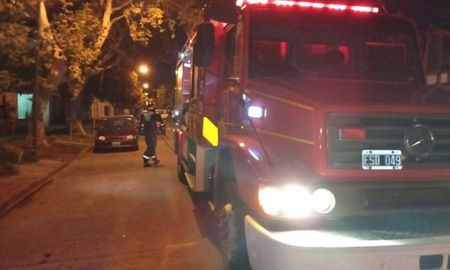 Ocurrió a las 3:44 de la madrugada. El fuego se concentró en la cocina. No hubo heridos. Bomberos evitaron que se propagara al resto del hogar. Ocurrió a las 3:44 de la madrugada. El fuego se concentró en la cocina. No hubo heridos. Bomberos evitaron que se propagara al resto del hogar.