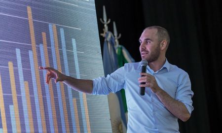 MartínGuzmán espera baja de la inflación y afirmó que buscan resolver laescasez de dólares heredada. MartínGuzmán espera baja de la inflación y afirmó que buscan resolver laescasez de dólares heredada.