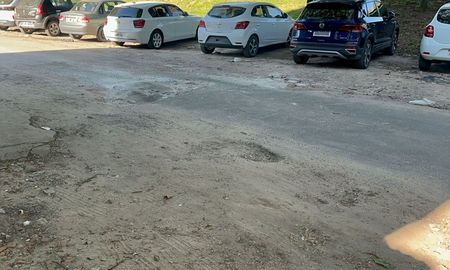 Frentistas del pasaje Sara Faisal reclamaron por el estado de la zona. Frentistas del pasaje Sara Faisal reclamaron por el estado de la zona.