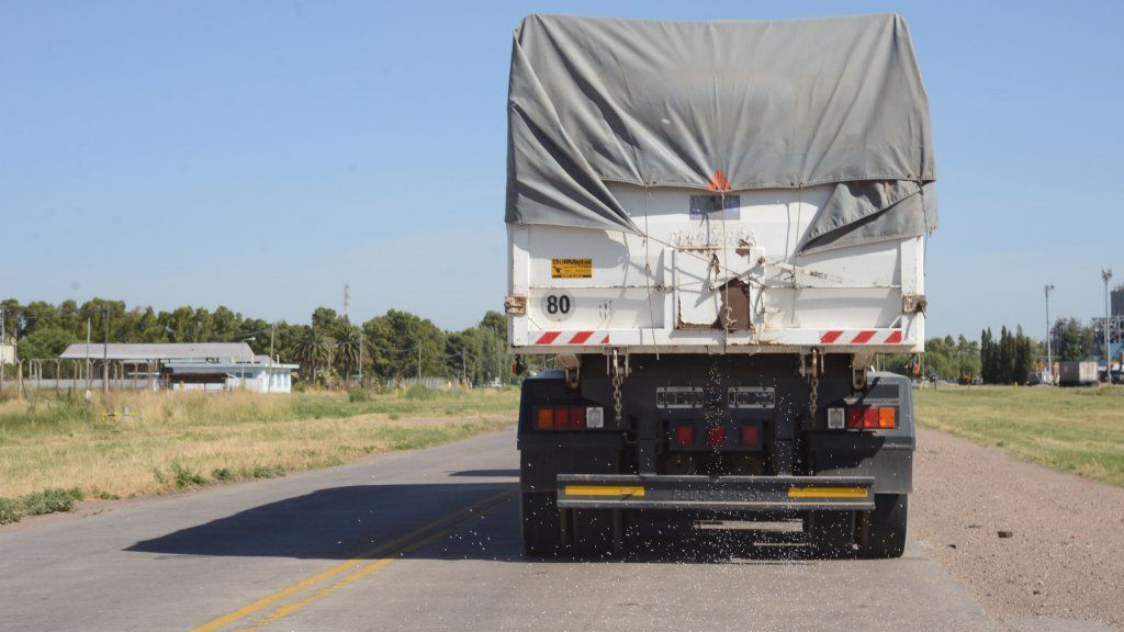 En el caso de Ramiro Gabriel R. y por dedicarse al rubro transporte, los cheques rechazados impactaron incluso en provincias vecinas. En el caso de Ramiro Gabriel R. y por dedicarse al rubro transporte, los cheques rechazados impactaron incluso en provincias vecinas.