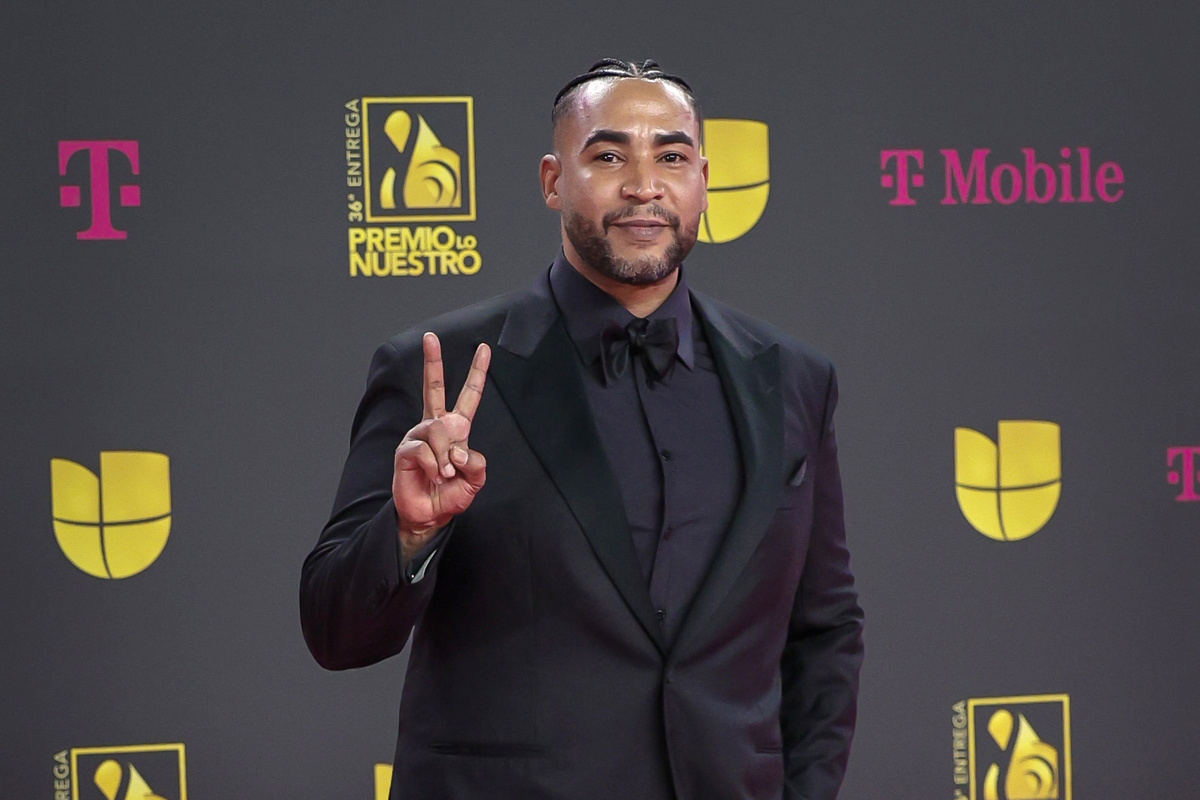 Don Omar anunció que "se despertó sin cáncer". Don Omar anunció que "se despertó sin cáncer".