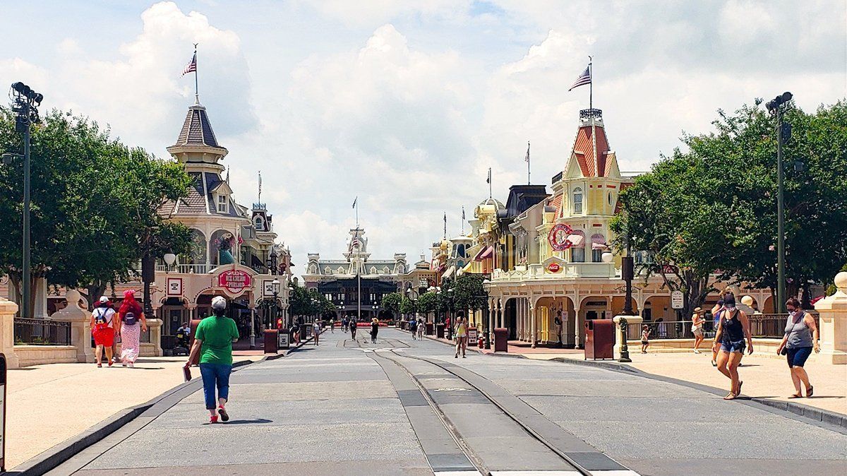 Disney trabaja con muy poco público