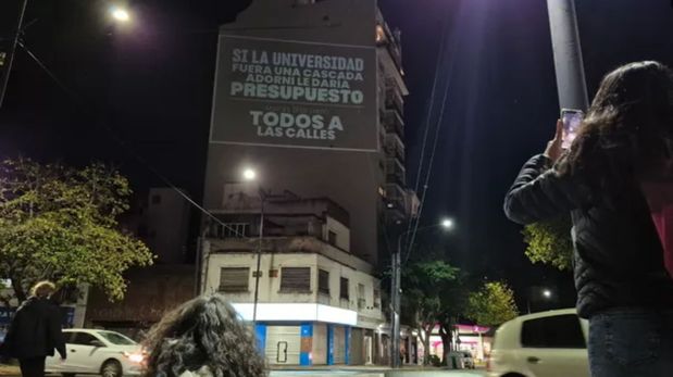 200 días violando la ley, denuncian las agrupaciones ante la falta de fondos para las aulas y la ciencia.