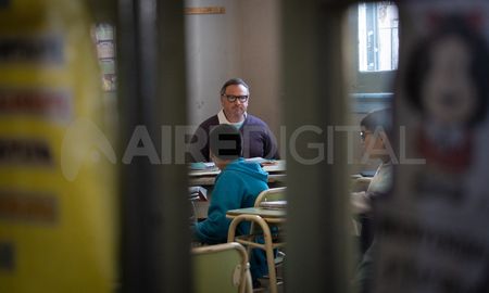 Los docentes votan el viernes el rechazo a la propuesta de incremento del 7% que realizó el gobierno de la provincia. Los docentes votan el viernes el rechazo a la propuesta de incremento del 7% que realizó el gobierno de la provincia.