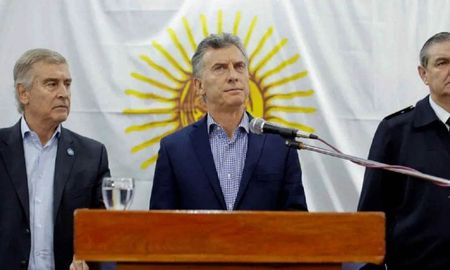 El juez federal Sebastián Casanello dispuso que la denuncia por el supuesto encubrimiento del hundimiento del submarino ARA San Juan pase a tramitar en el juzgado federal de Caleta Olivia (Santa Cruz) donde se instruye la causa principal por esa tragedia y otra vinculada con eventuales defectos en la búsqueda de la nave. El juez federal Sebastián Casanello dispuso que la denuncia por el supuesto encubrimiento del hundimiento del submarino ARA San Juan pase a tramitar en el juzgado federal de Caleta Olivia (Santa Cruz) donde se instruye la causa principal por esa tragedia y otra vinculada con eventuales defectos en la búsqueda de la nave.