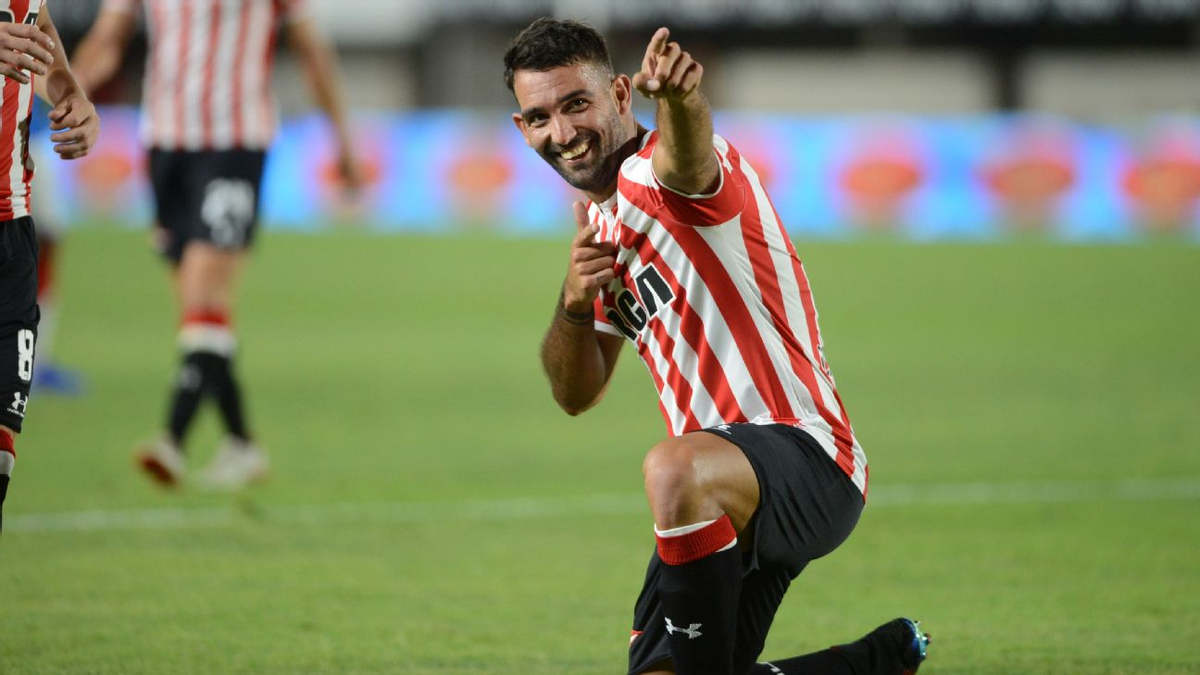 En 2019, Colón estuvo cerca de sumar a Cauteruccio al plantel, pero el uruguayo recaló en Estudiantes. En 2019, Colón estuvo cerca de sumar a Cauteruccio al plantel, pero el uruguayo recaló en Estudiantes.