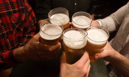 Los bares y restaurantes de Santa Fe solicitaron la extensión horaria para el martes 20 de julio por los festejos del Día del Amigo. Los bares y restaurantes de Santa Fe solicitaron la extensión horaria para el martes 20 de julio por los festejos del Día del Amigo.