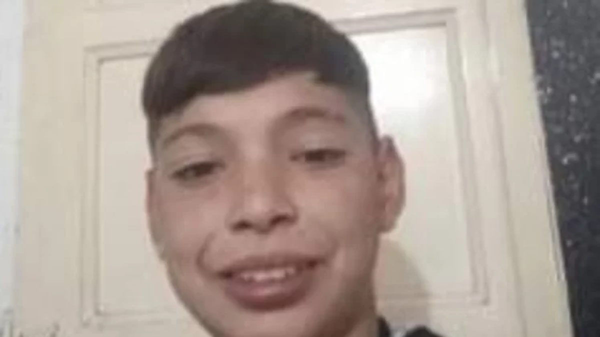 Apareció lucas tiene 14 años.