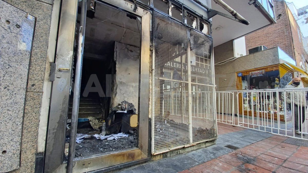 Así quedó la sede de Rosario Central luego del ataque.
