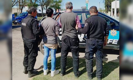 Los dos detenidos por el homicidio en Moisés Ville fueron trasladados a la Alcaidía de la Unidad Regional XIII. Los dos detenidos por el homicidio en Moisés Ville fueron trasladados a la Alcaidía de la Unidad Regional XIII.