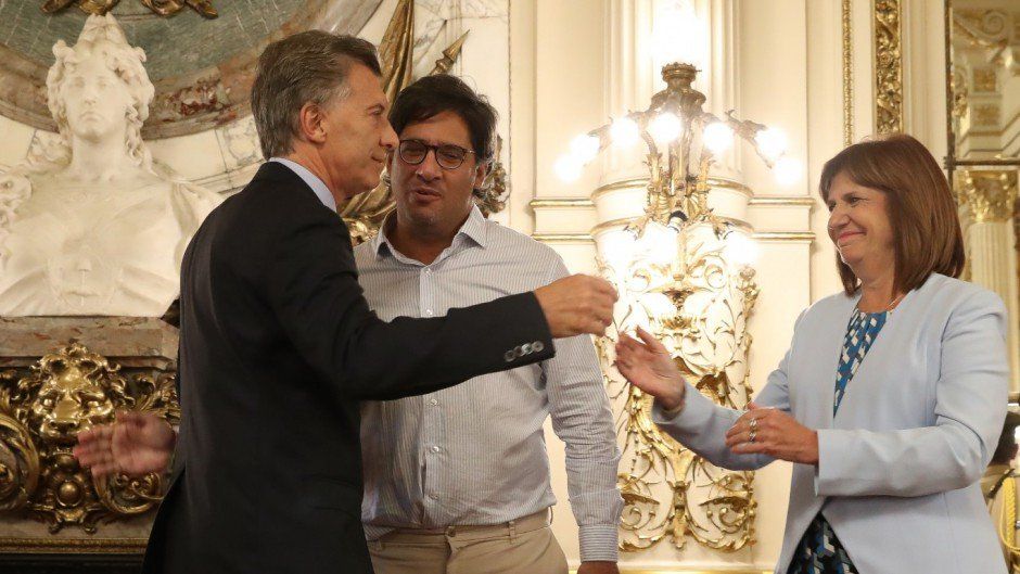 Diferencias entre constitucionalistas por el decreto de Macri