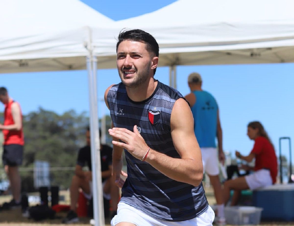 Colón anunció en redes sociales qué camiseta usará en el clásico santafesino.