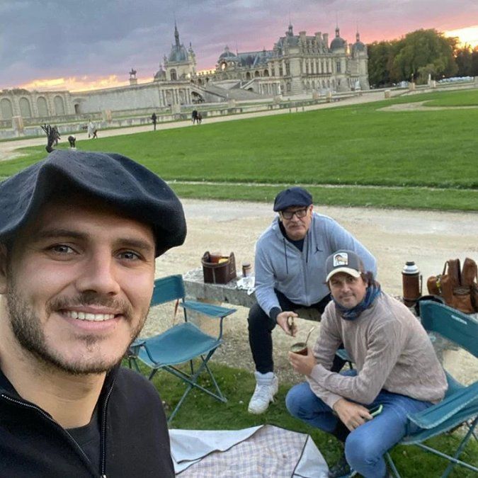 Mauro Icardi junto a sus amigos